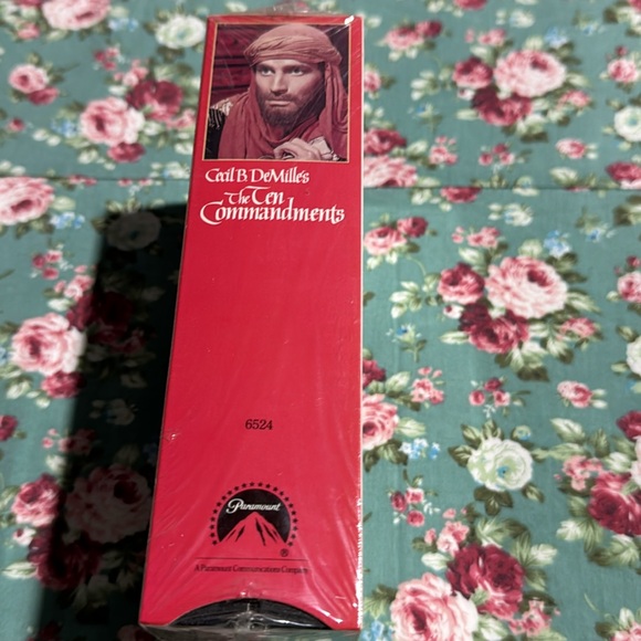 Cecil B. DeMille’s The Ten Commandments! 📼 VHS movie in original sealed wrap 💫 - Picture 2 of 9